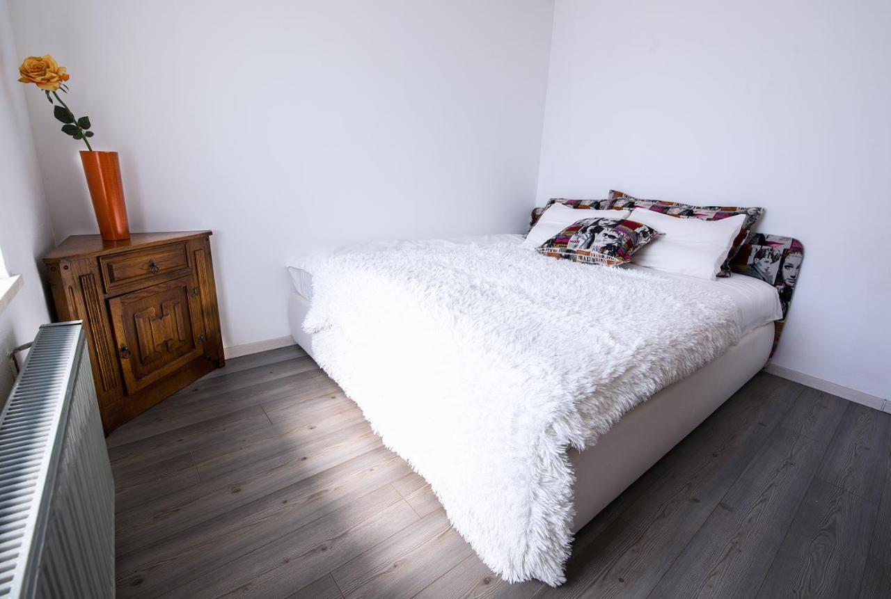 Apartmaji Baron Μπλεντ Εξωτερικό φωτογραφία