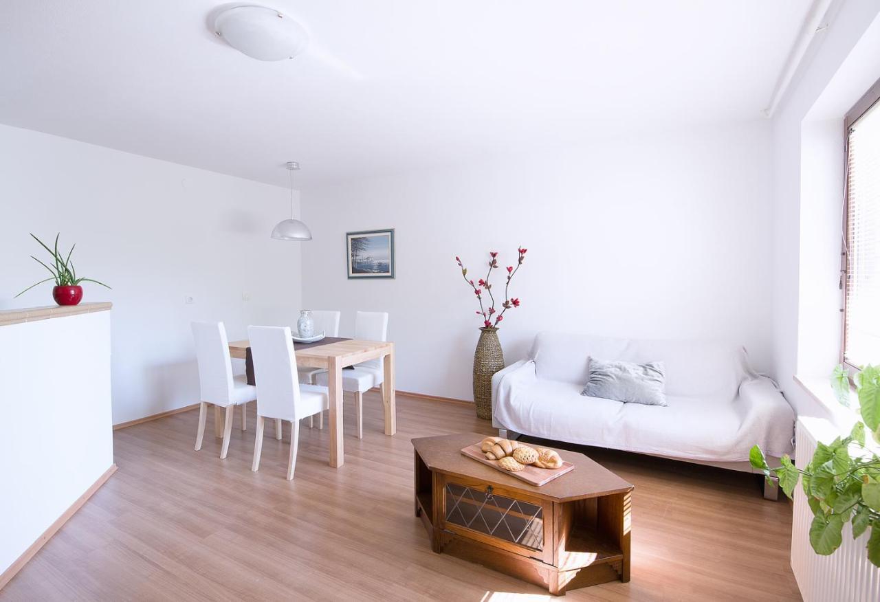 Apartmaji Baron Μπλεντ Εξωτερικό φωτογραφία