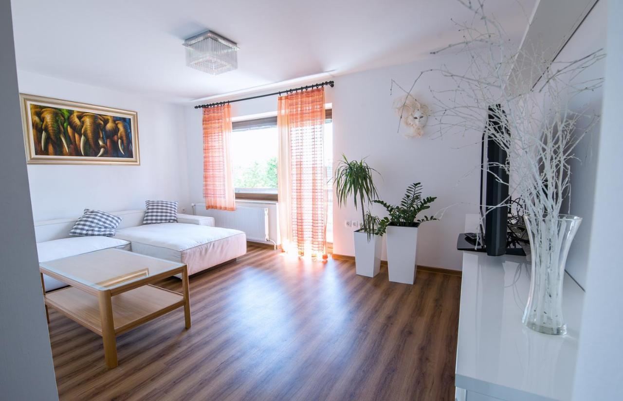 Apartmaji Baron Μπλεντ Εξωτερικό φωτογραφία