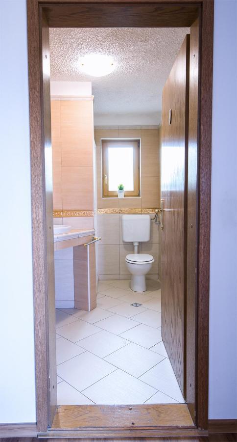 Apartmaji Baron Μπλεντ Εξωτερικό φωτογραφία