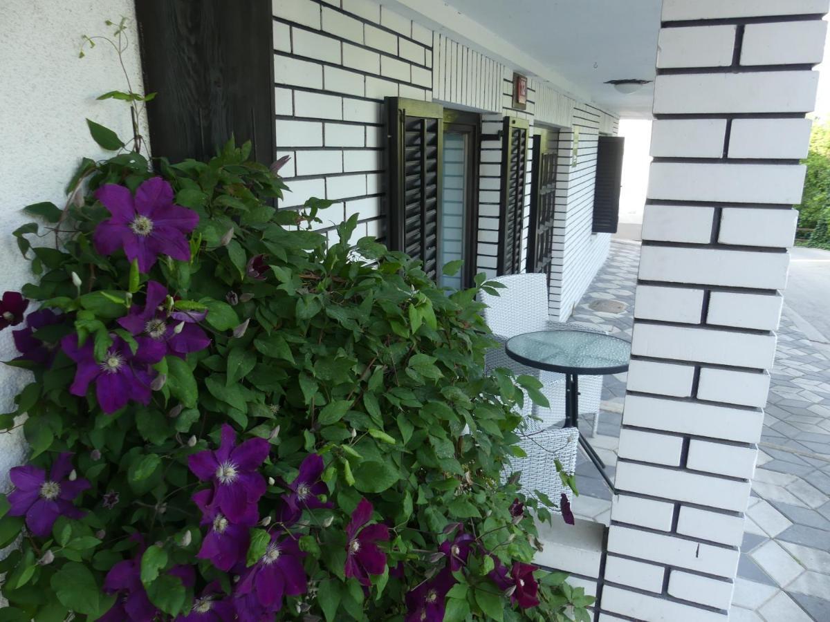 Apartmaji Baron Μπλεντ Εξωτερικό φωτογραφία